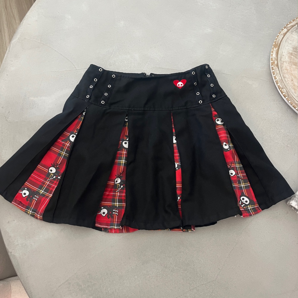 Skelanimals Hot Topic Black and Red Plaid Skirt